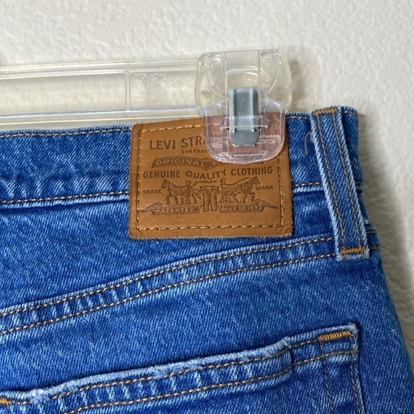 Levi’s wedgie jeans distressed women’s 27” blue EUC - Picture 6 of 8